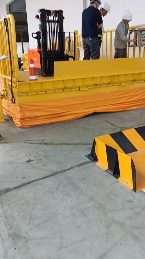 ผลิตและติดตั้ง X-LIFT ให้กลับ อีซูซุ สำโรง ขนาดรับน้ำหนัก 3500 กิโล 